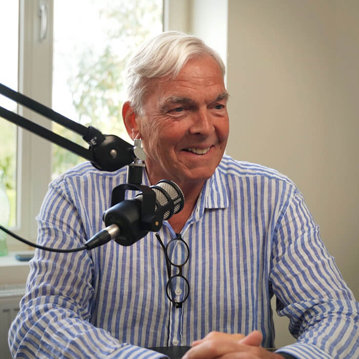Dr chris van der linden insentials